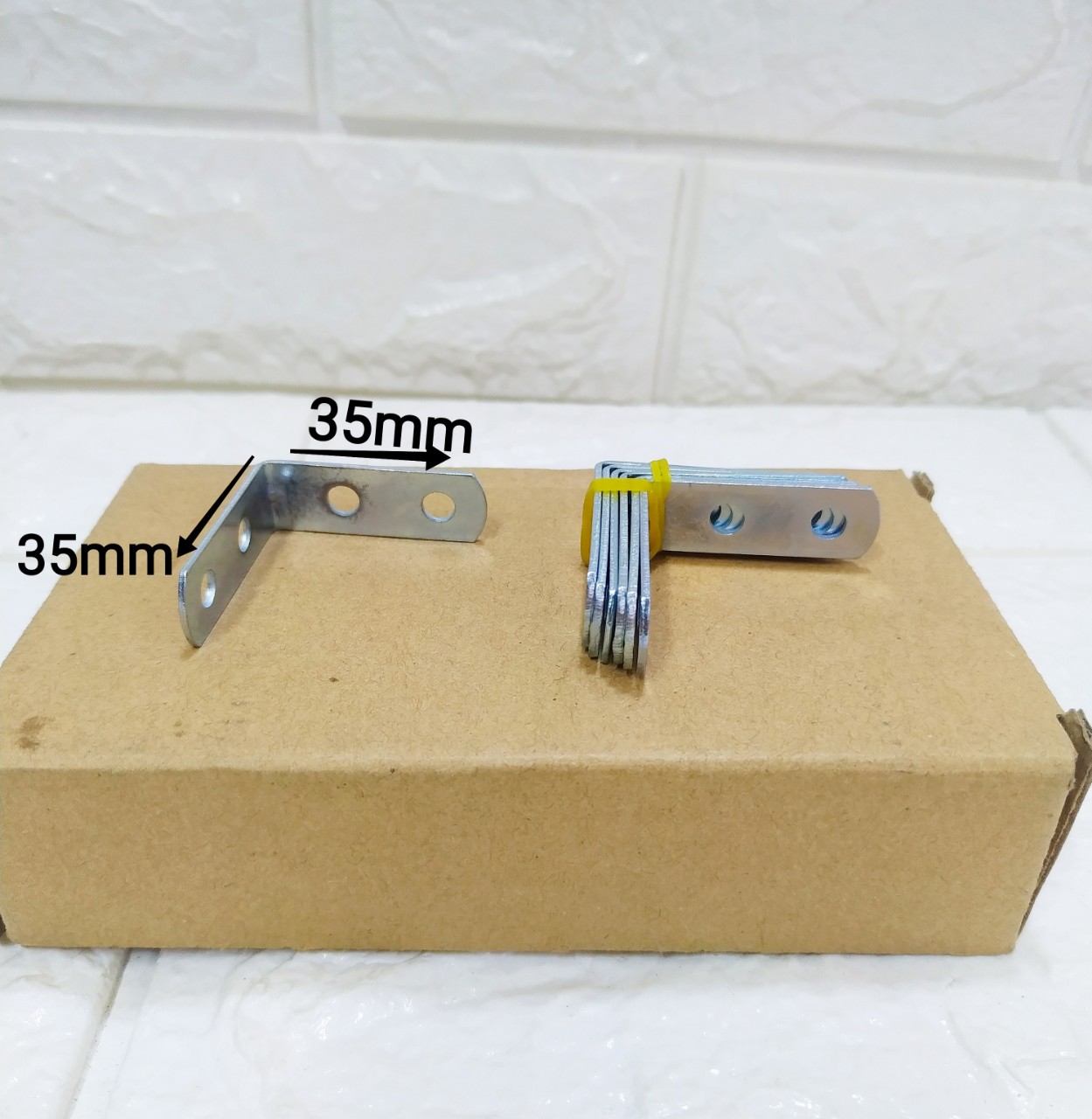 Eke góc vuông- bát L 4 lỗ