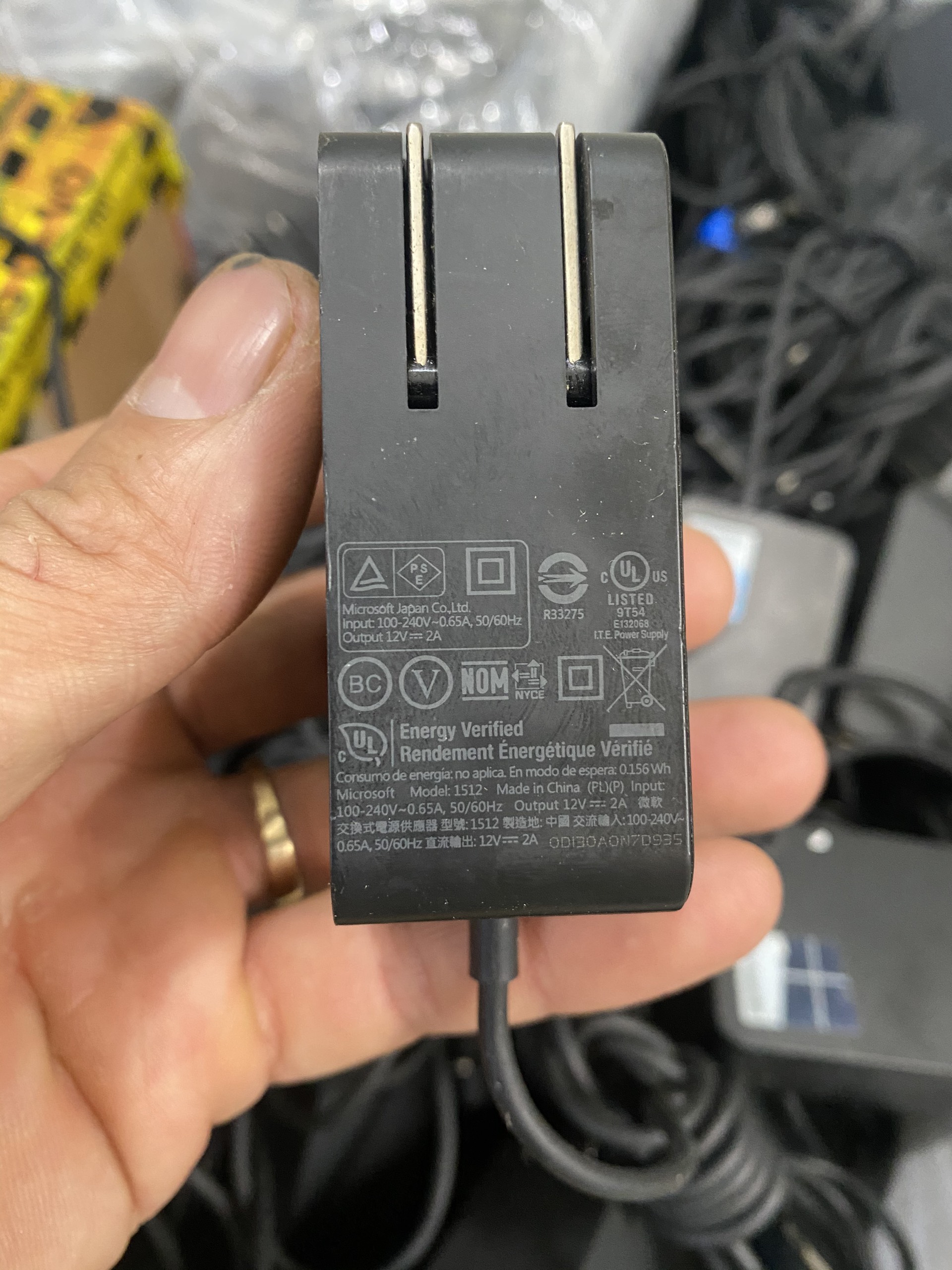 Sạc Microsoft Rt Surface Pro / Model 1512 12V 2A zin bóc máy