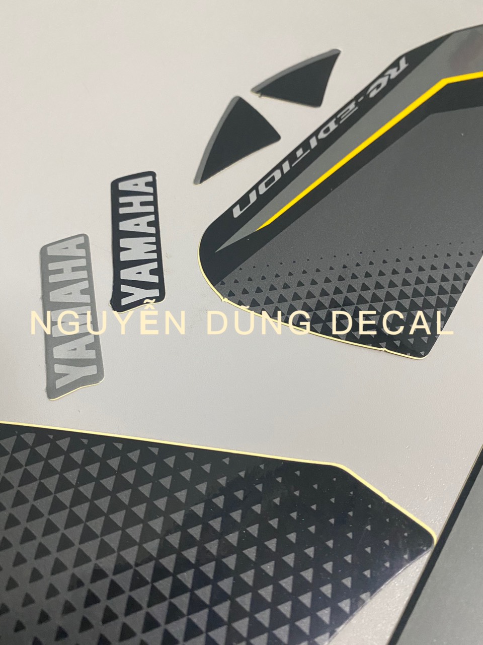 Tem Sirius RC màu đen đời 2018