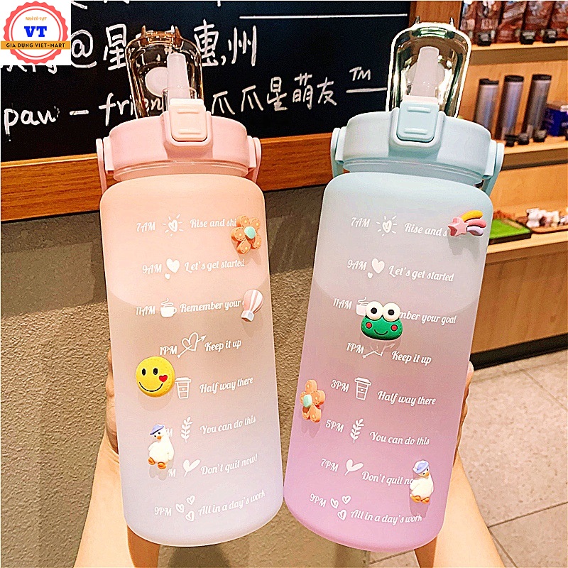 Bình Nước Thể Thao 2 Lít Dễ Thương Cute Có Vạch Báo Giờ Uống Nước, Bình Đựng Nước 2L Dễ Thương Có Vạch Báo Giờ Uống Nước Tập Thể Thao, Bình Nước 2 Lít Thể Thao Nhắc Nhở Uống Nước Mỗi Ngày