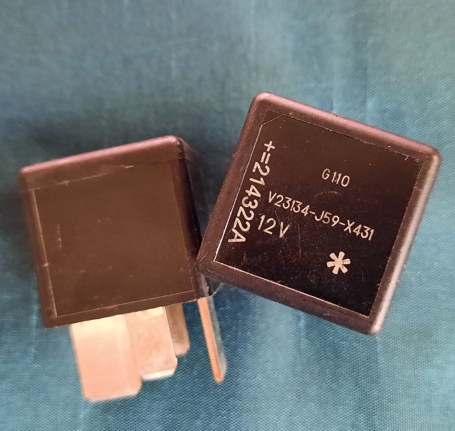 2 Relais Automobiles Tyco 12VDC 70A 4 Broches - Référence V23134-J59-X431, Neufs