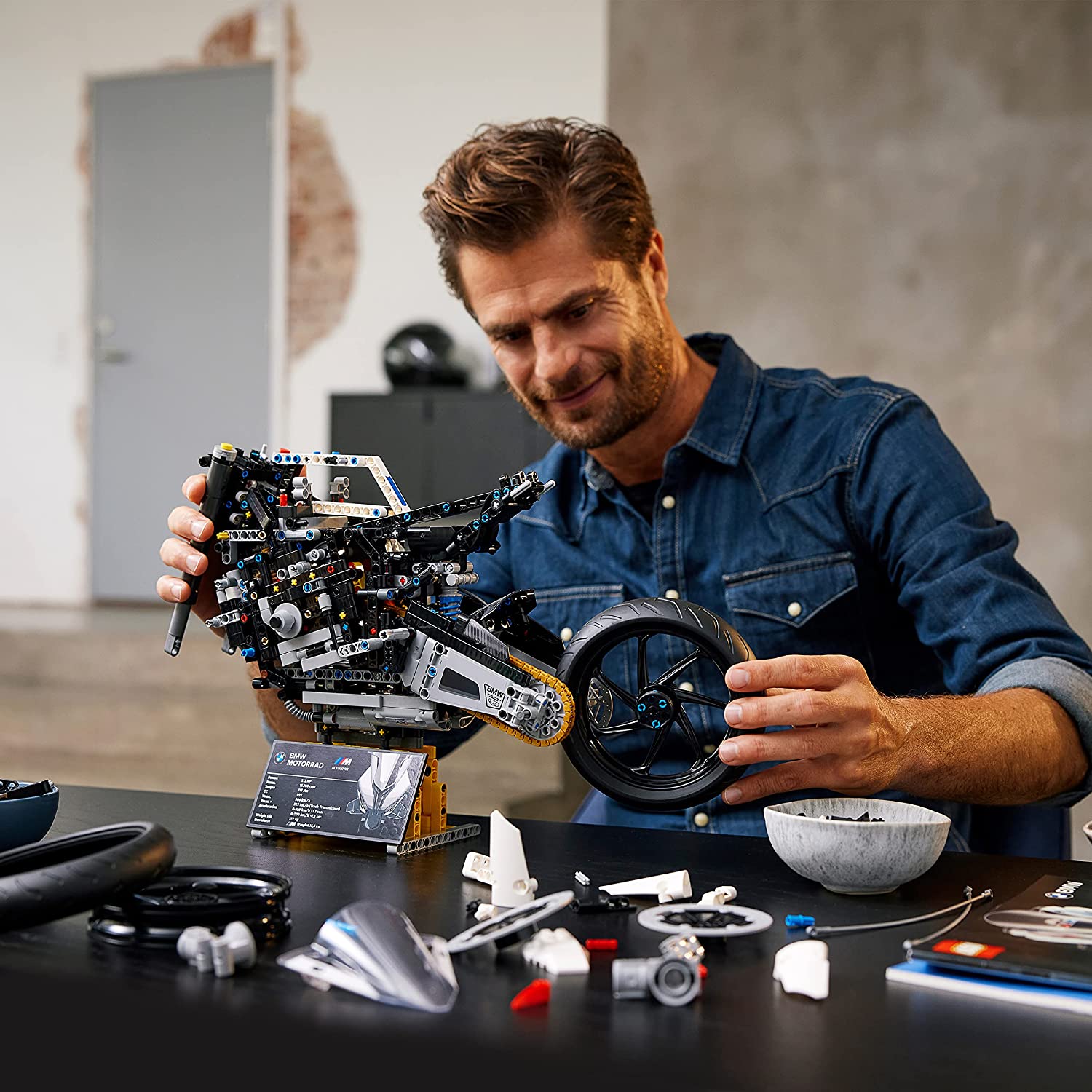 [HAPPY BRICKS] LEGO  TECHNIC - 42130 - BMW M 1000 RR