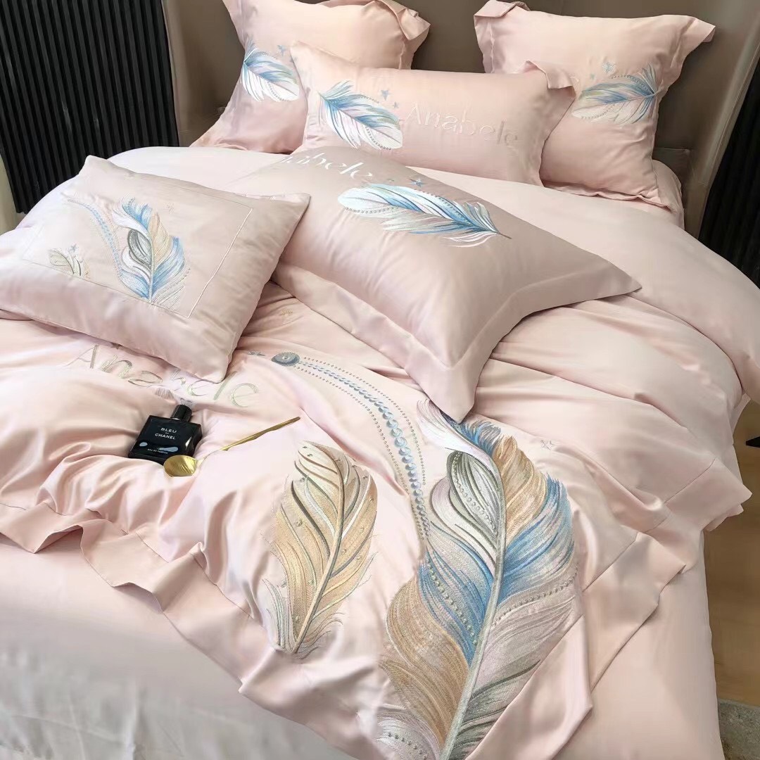 Bộ chăn ga gối Lụa silk thêu lông vũ Alabele