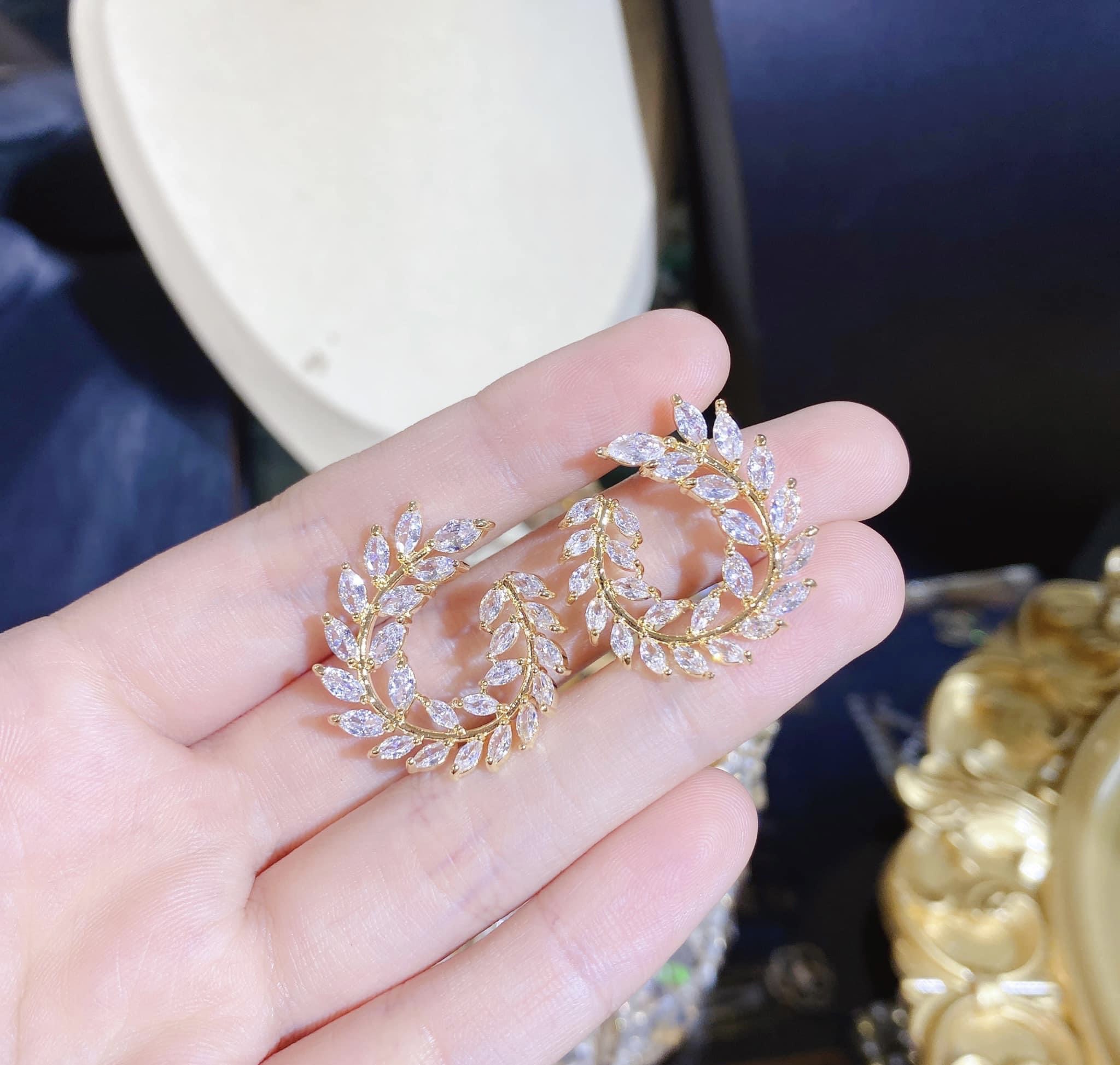 Bông tai đính đá cao cấp