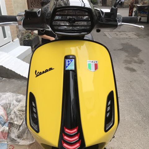 Ốp Đèn Xi Nhan Vespa Sprint Primavera GTS GTV