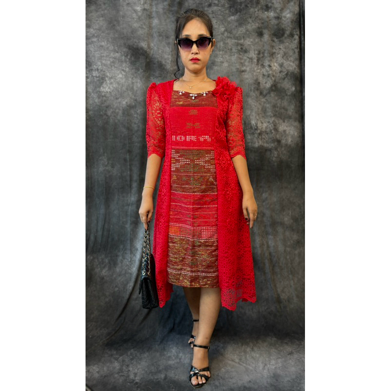 dress ulos batak modern Our new arrival: Women's one piece and two-pieces dress with Batak ulos. #simple #fashion #womensfashion #dress #ulos #batak #handwoven