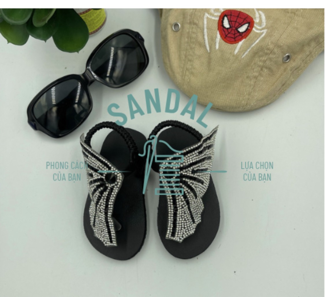 Sandal bé gái hình bươm bướm