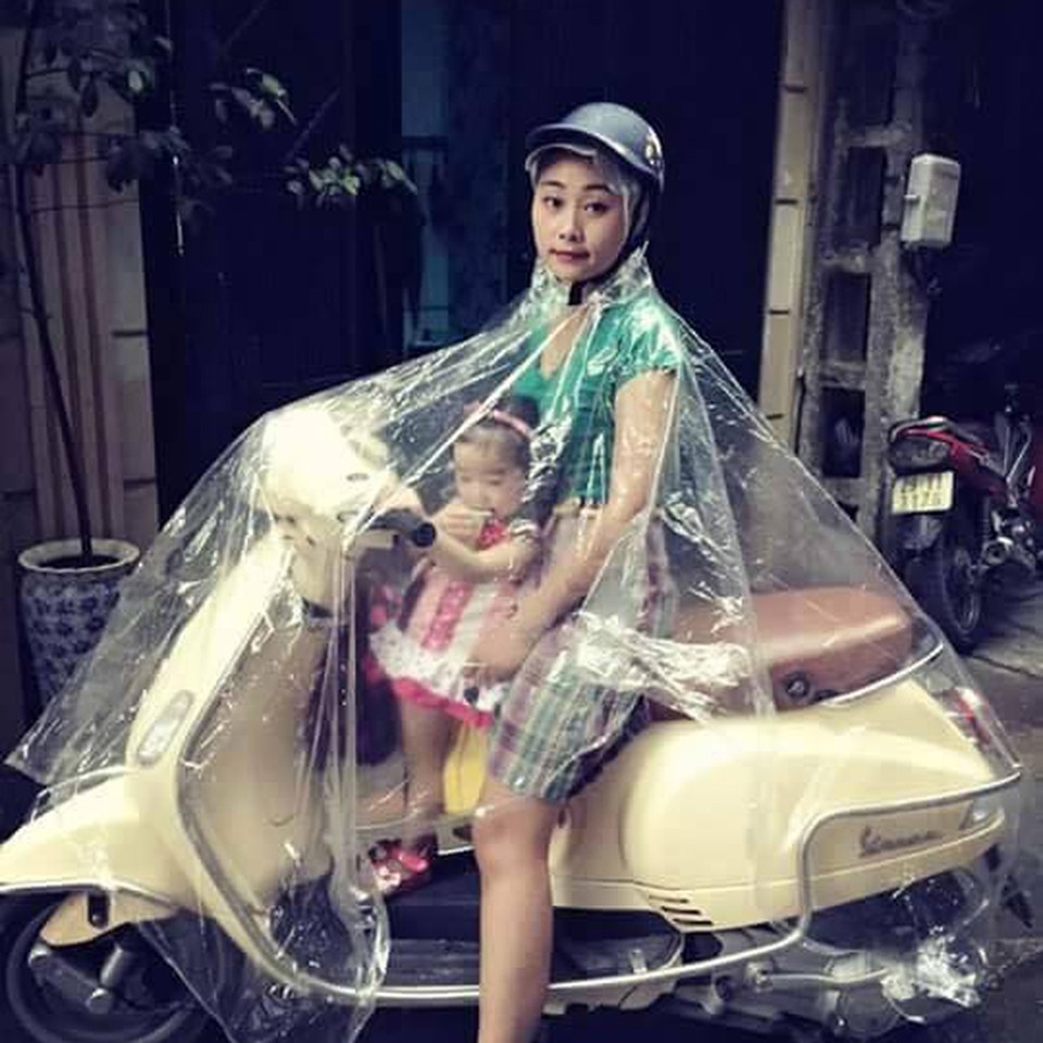 Áo mưa trong suốt 1 đầu có che mặt