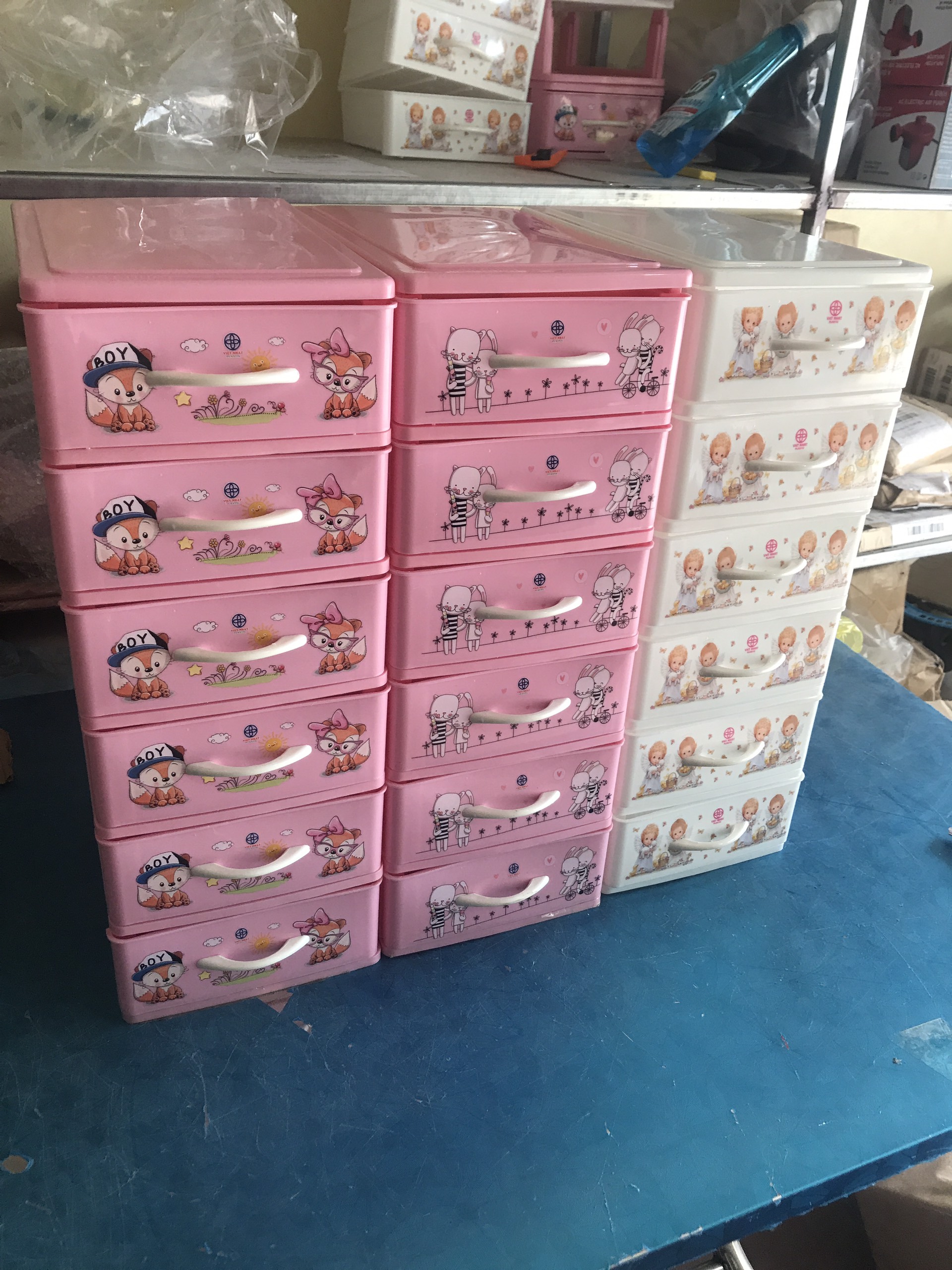 Plastic cabinets 3-4-4-6 floors white