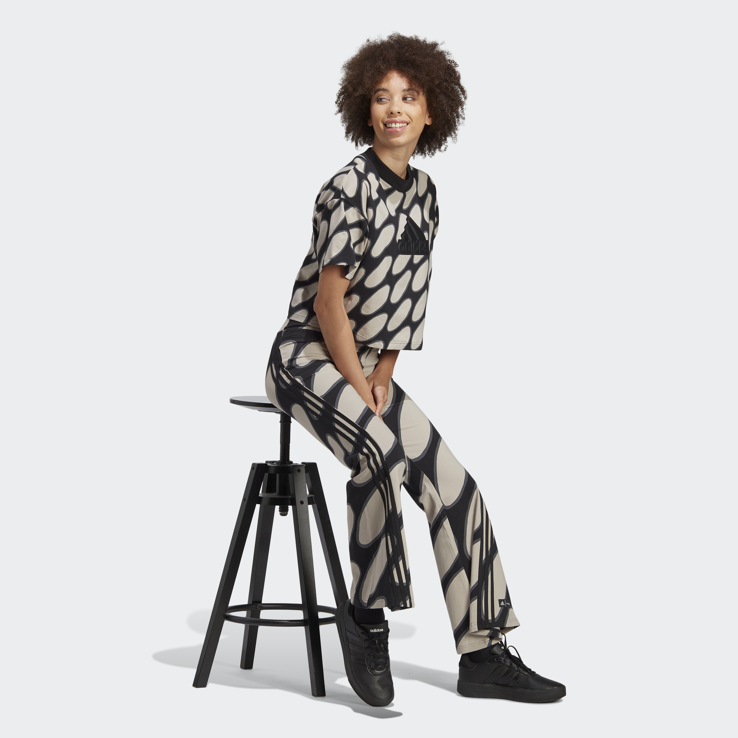 Adidas Phong cách sống Quần Legging Ống Loe Future Icons adidas x Marimekko Nữ nâu HR8185