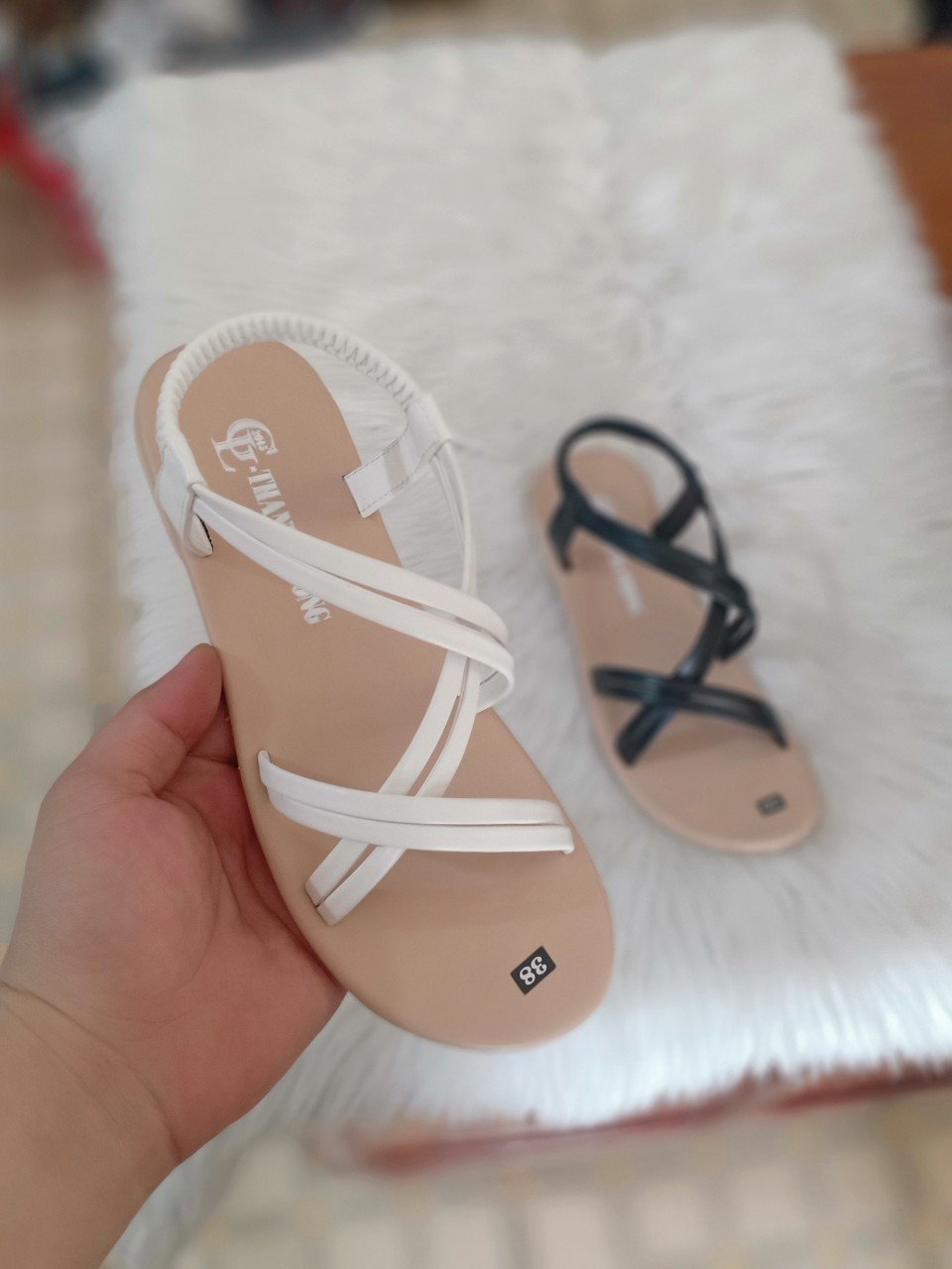 GIÀY SANDAL NỮ ĐẾ BỆT 2 DÂY ĐAN CHÉO