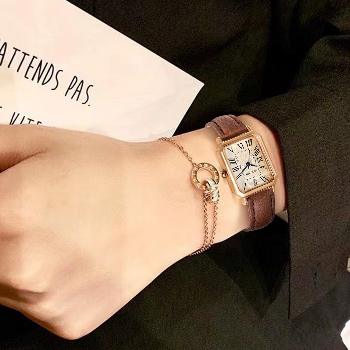 %E3%80%90Buy%20with%20eyes%20closed%E3%80%91LUCKYFOX%20Watch%20with%20Chain%20-%20Minimalist%20Retro%20Gift%20Box%20Including%20Greeting%20Card,%20Perfect%20for%20Qixi%20Festival%20Gift%20-%20Image%203