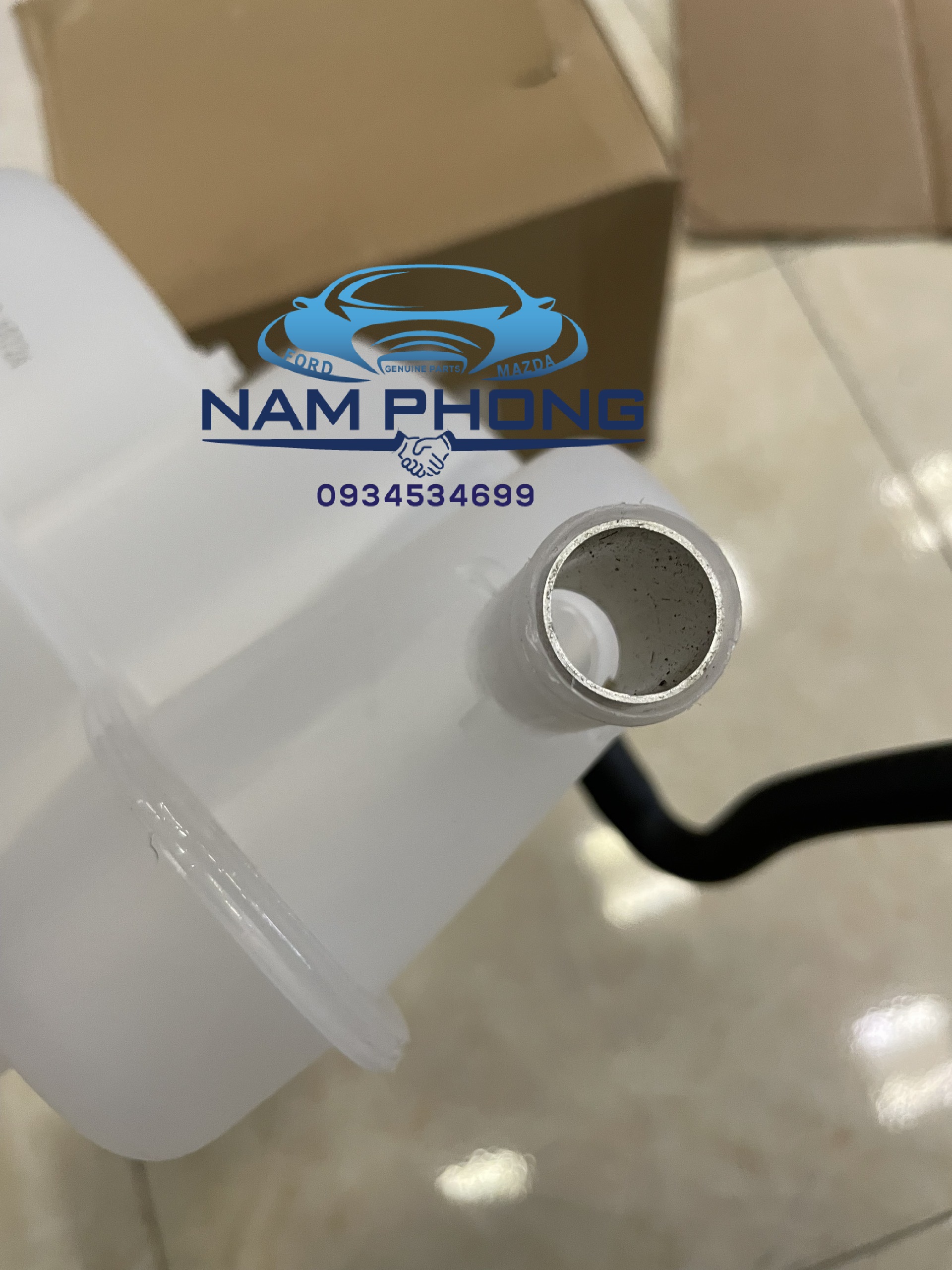 Bình nước phụ Escape 3.0 (có cảm biến ) - 5L8Z8A080AA