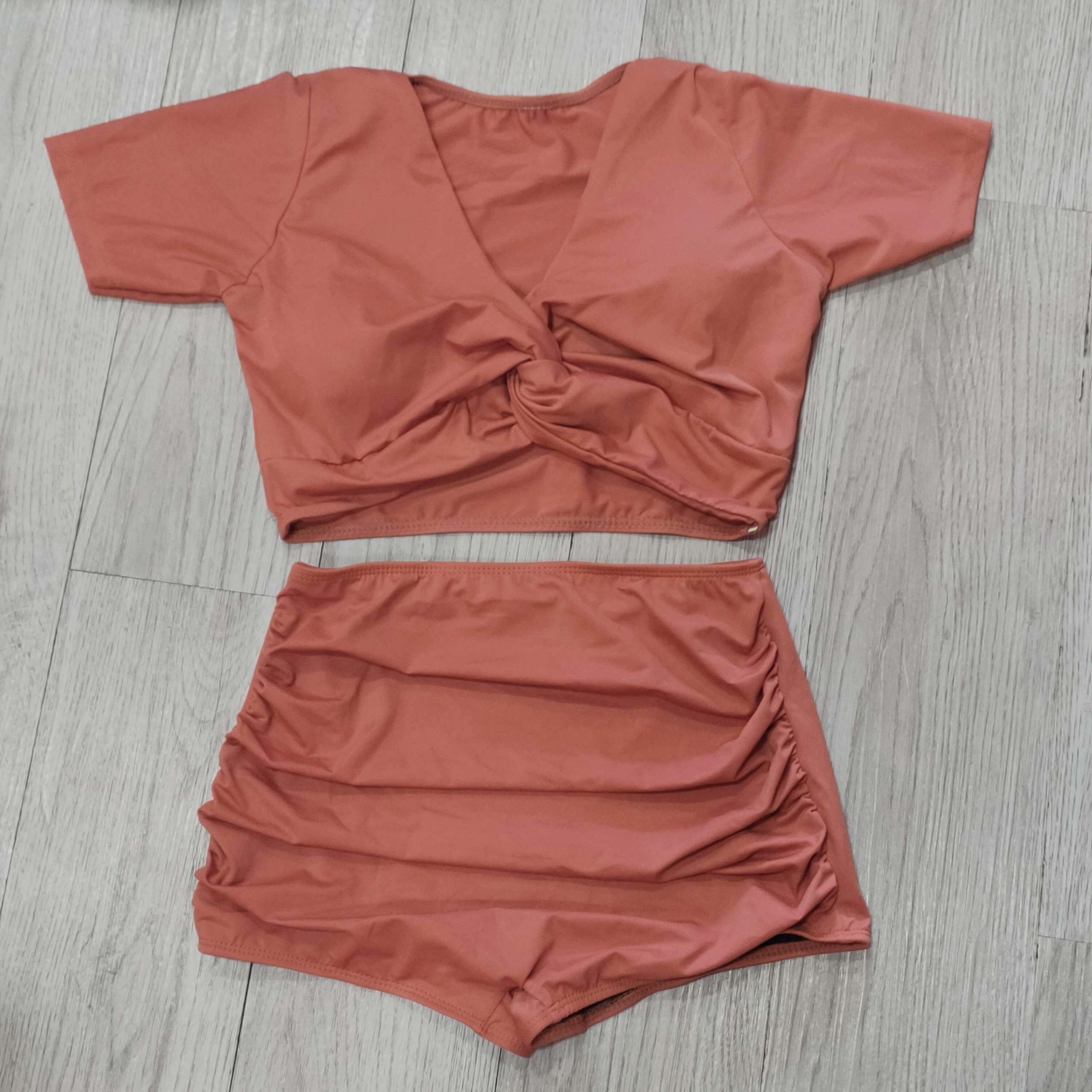 Bikini nữ 2 mảnh quần đùi cạp cao aó crop bin sports bhv074