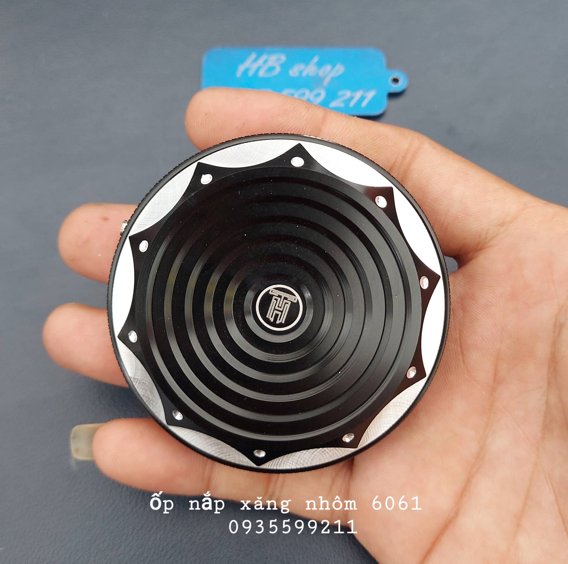 ỐP NẮP BÌNH XĂNG NHÔM CNC THÁI