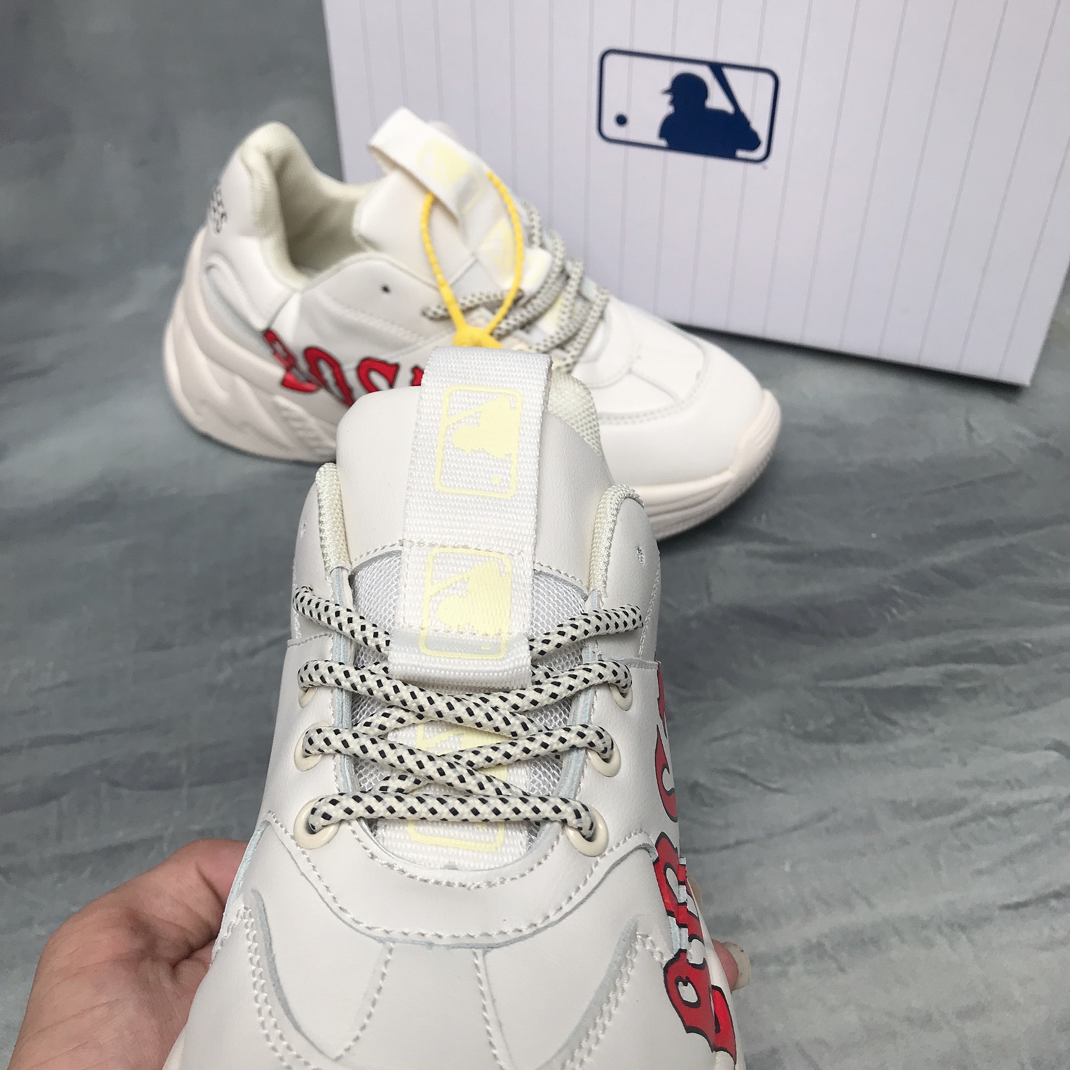 [Fullbox + Tất + Lọ tẩy trắng] Giày thể thao MLB Boston đẹp