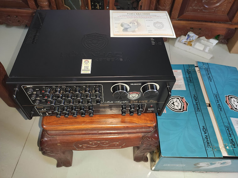 Âm ly Karaoke Jarguar 506N Plus  Hòa Nhac, Chuẩn Hãng Jarugaer Hòa Nhạc ,1080w, loại  đủ16 sò TOSHIBA. (không có điều khiển từ xa)