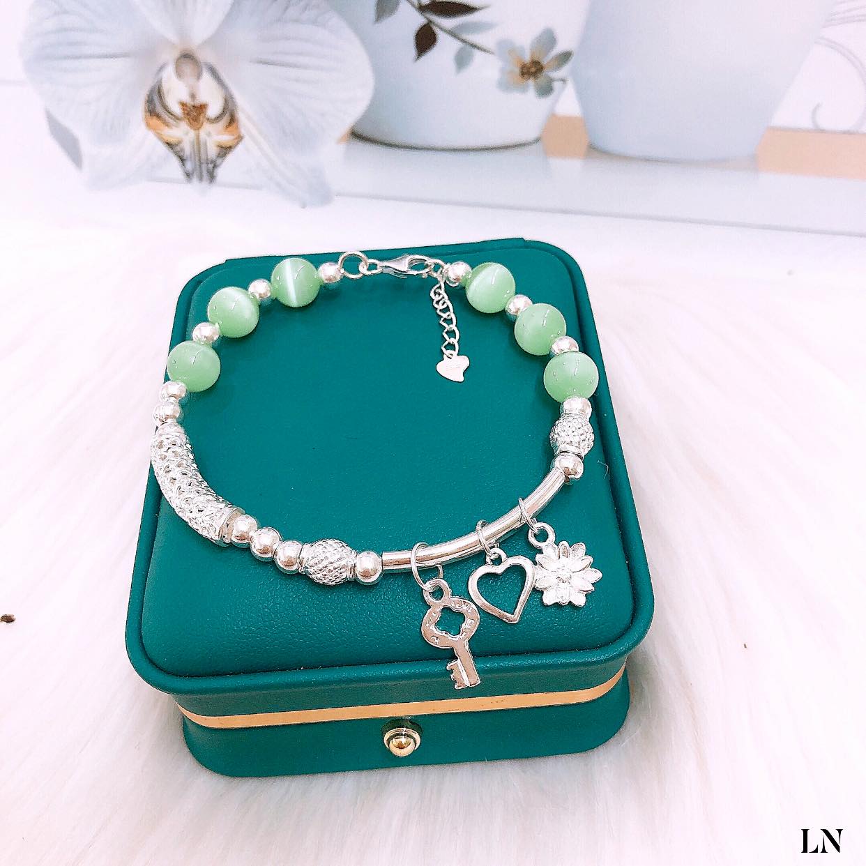 Vòng tay nữ mix đá phong thuỷ chất liệu bạc MS315