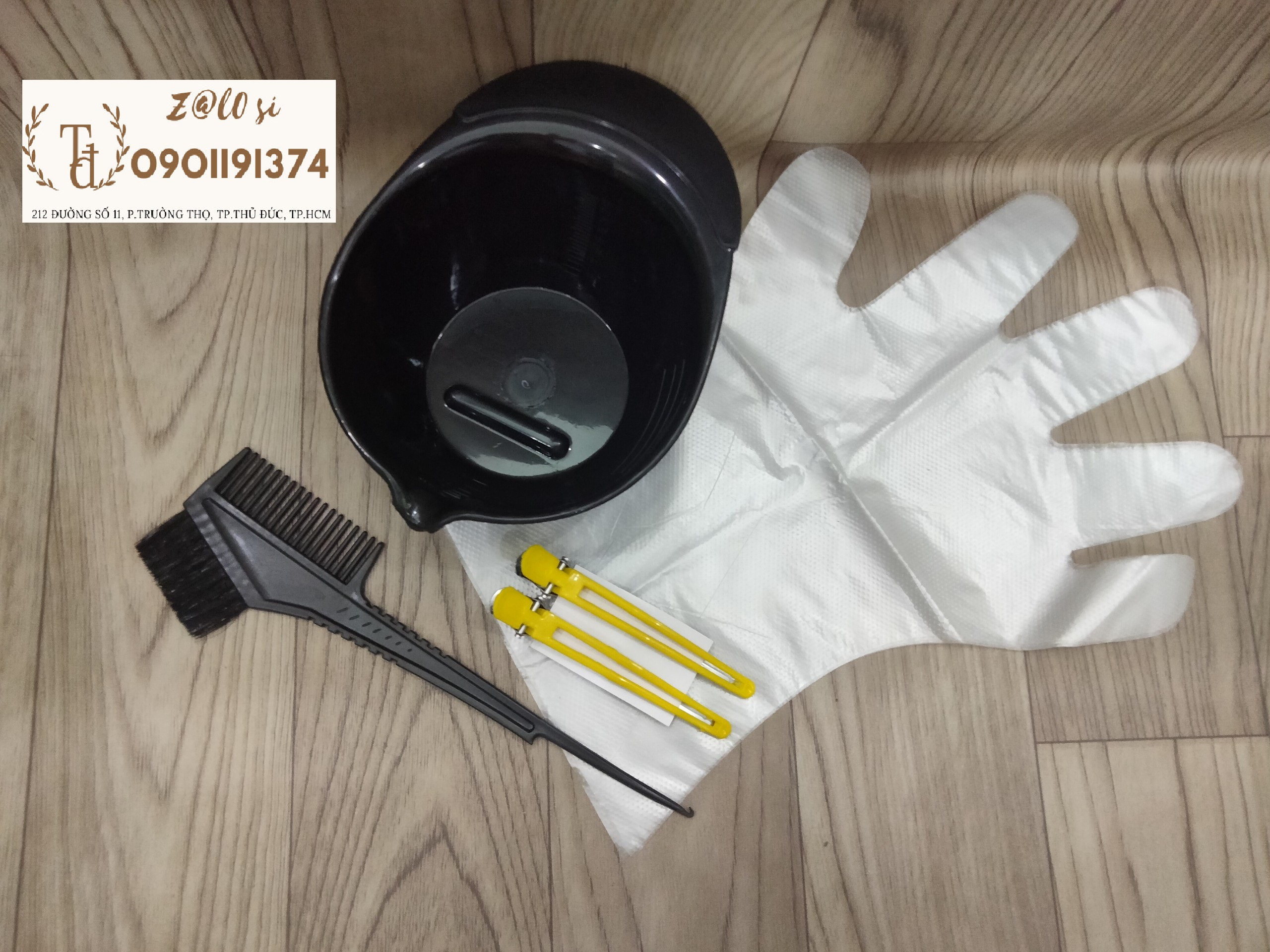 Combo chén, lược, bao tay, kẹp vịt