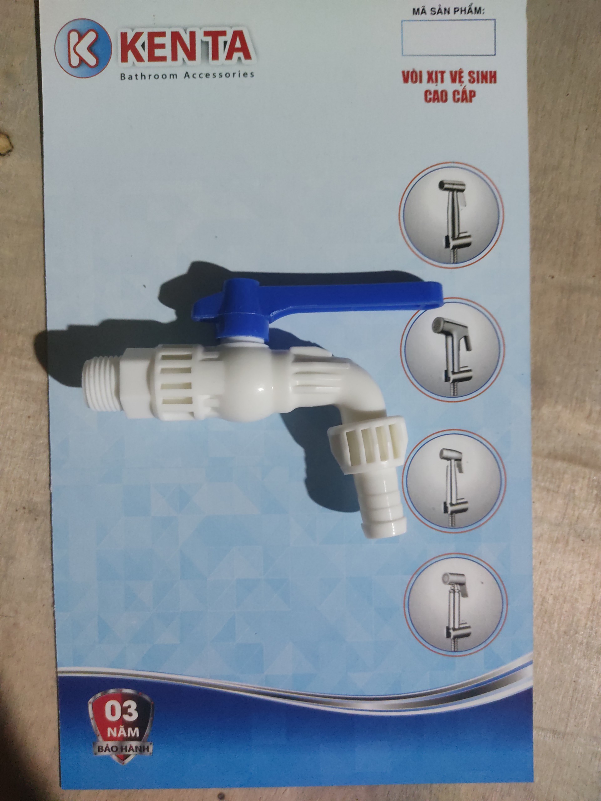 Vòi Nước Nhựa Vòi Hồ Nhựa Trắng Tay Gạt Xanh Xả Nước Ren 21 Và 27