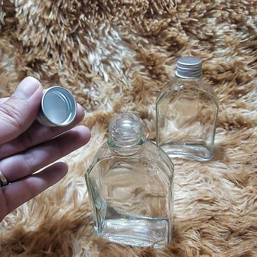Chai Thủy Tinh Nhỏ 100ML (combo 2 cái) cao cấp vuông vát vai kiểu dẹt nắp nhôm - Chai Thủy Tinh Dẹt - Chai Thủy Tinh Mini - Lọ Thủy Tinh Nhỏ