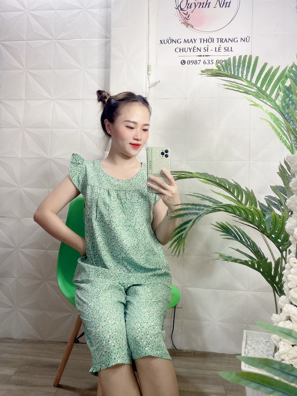 ĐỒ BỘ LỤA LỬNG MẶC NHÀ HỌA TIẾT HOA NHÍ DỄ THƯƠNG (ẢNH THẬT) CÓ SIZE 40-75KG - LUA16