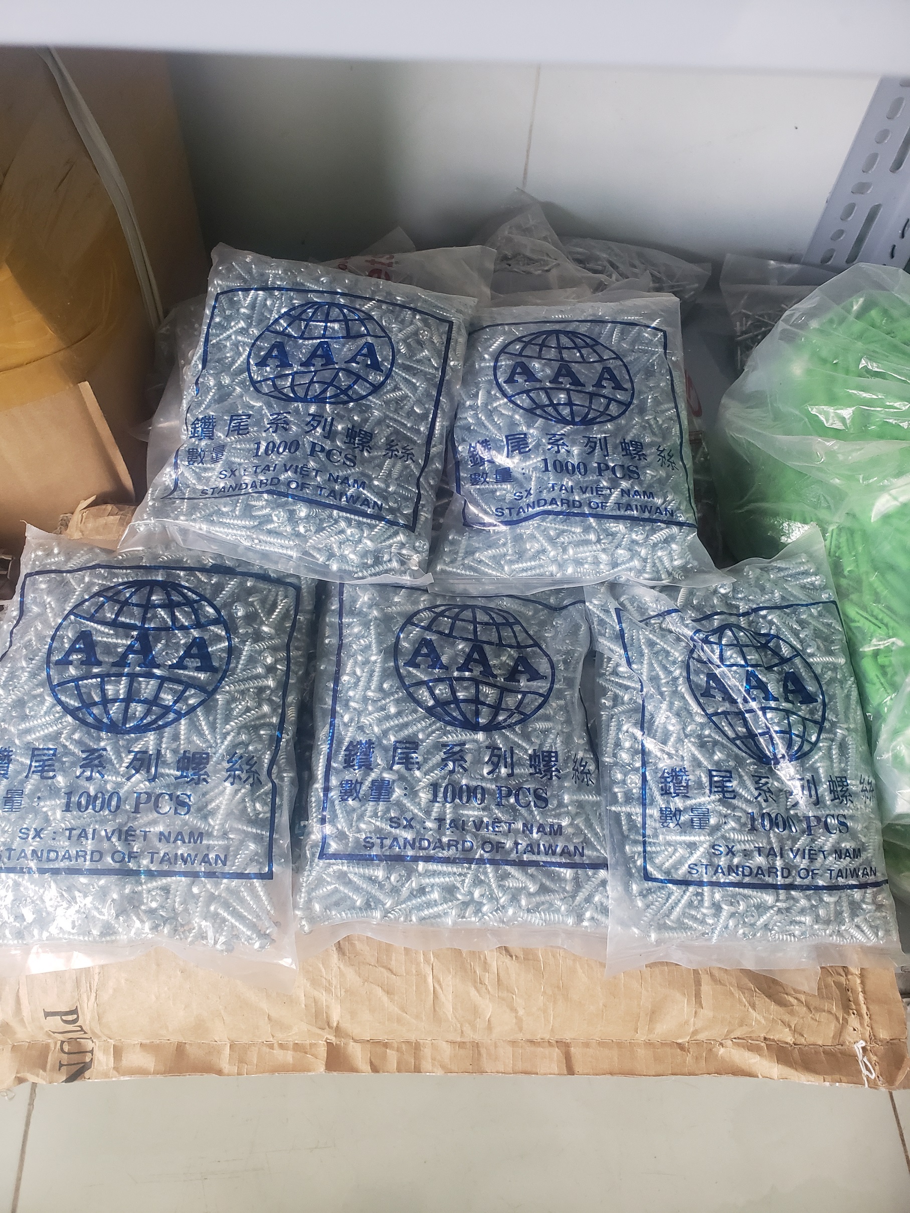 Vít gạo 2 phân (800 con)