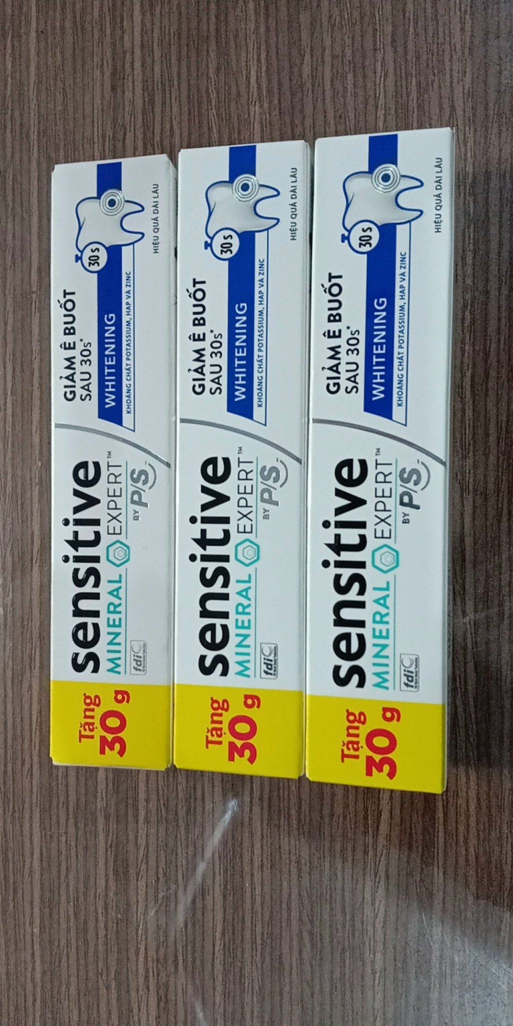 Kem đánh răng P/S 30g Sensitive chống ê buốt