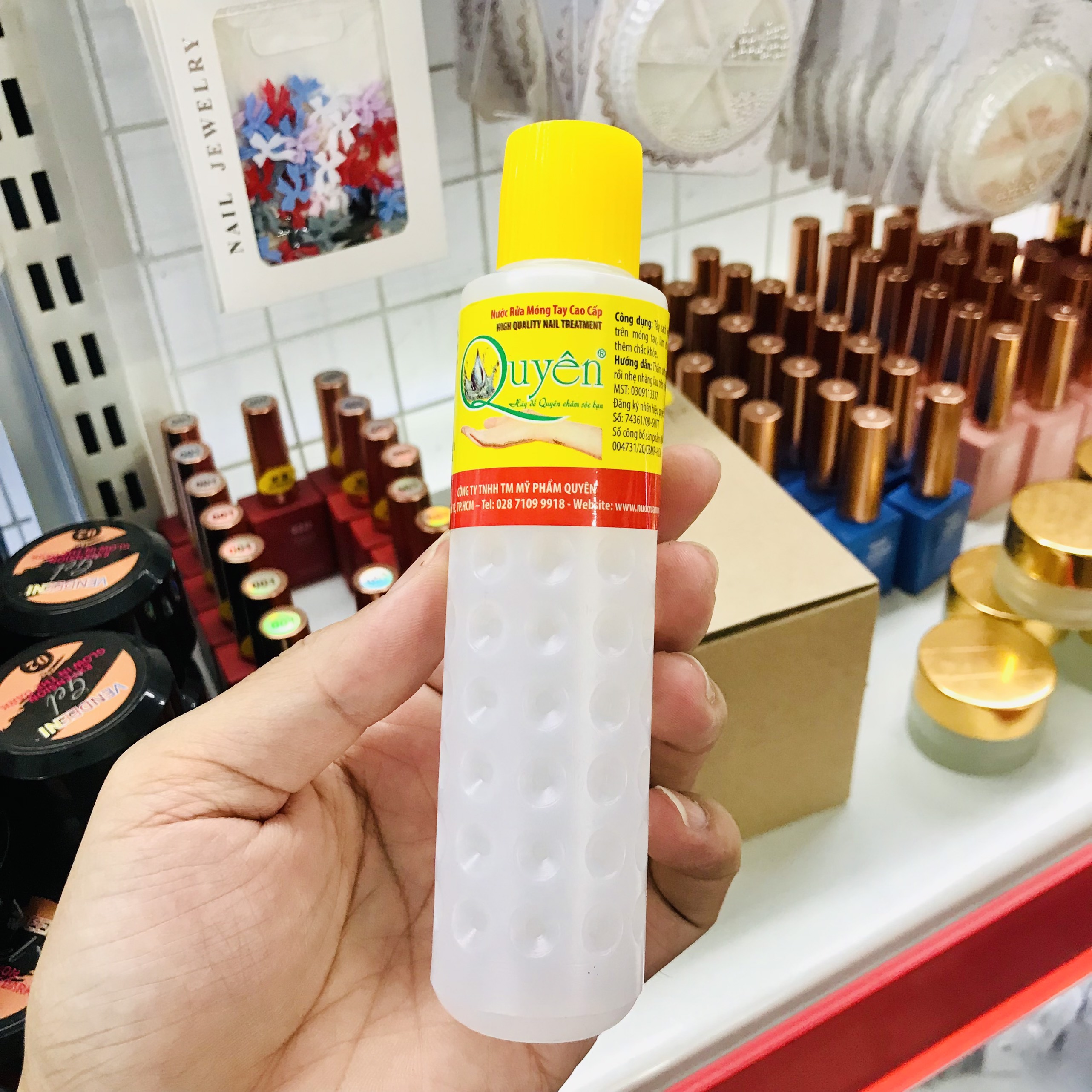 Nước rửa móng tay cao cấp Quyên 125-ml - 500ml - 1000ml