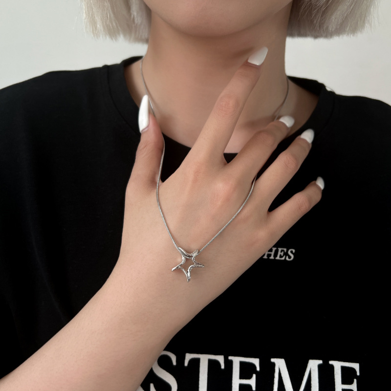 Fashion%20Y2K%20Punk%20Irregular%20Hollow%20Star%20Pendant%20Necklace%20Hip%20Hop%20Trendy%20Jewellery%20Gifts%20For%20Women%20Men%20-%20Image%202