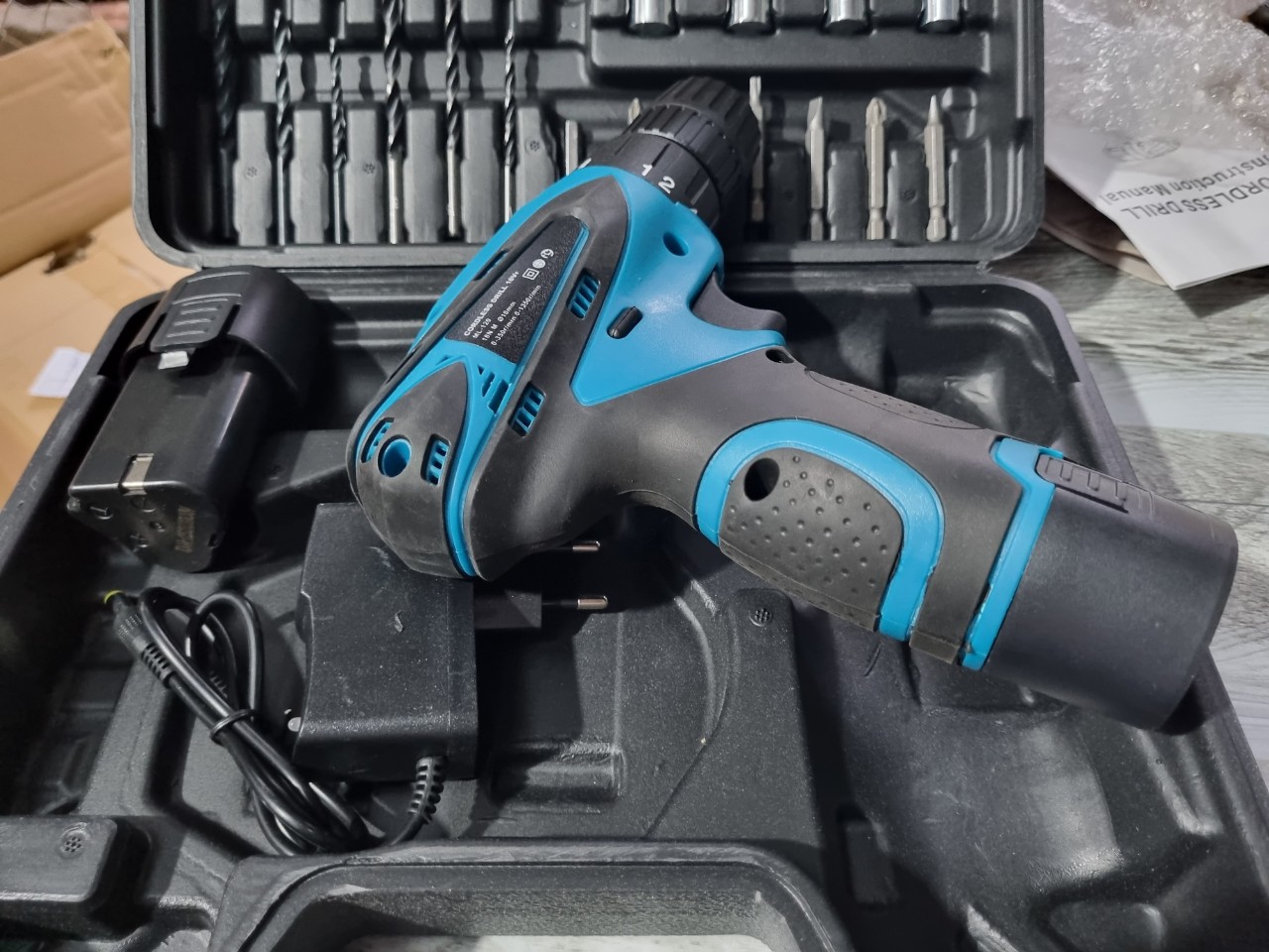 May khoan bắt vít makita pin 12V (kèm 2pin)