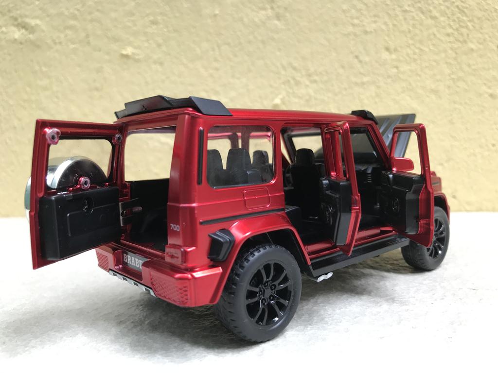 Mô hình xe ô tô Mercedes G700 BRABUS 1:32