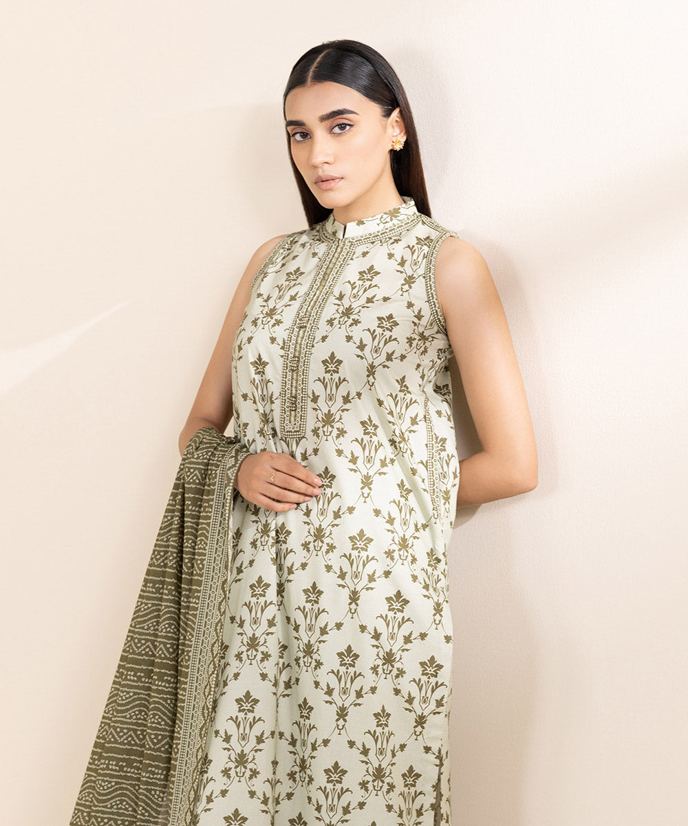 Sapphire Unstitched 2 Piece Printed Lawn Suit For Women