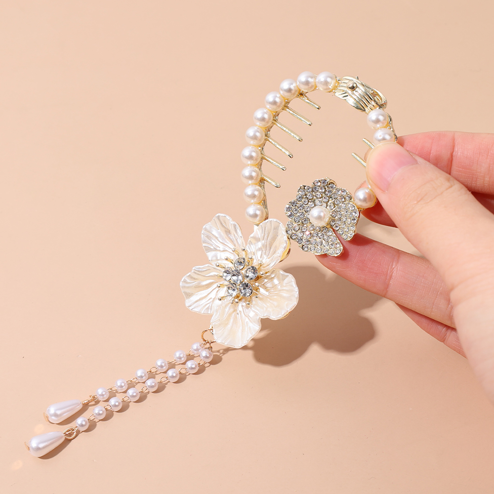 New Temperament Retro CamelliaTassel Fixed Plate Hair Artifact Pearl Ponytail Hair Clips Back Head Decorative Hair Accessories.