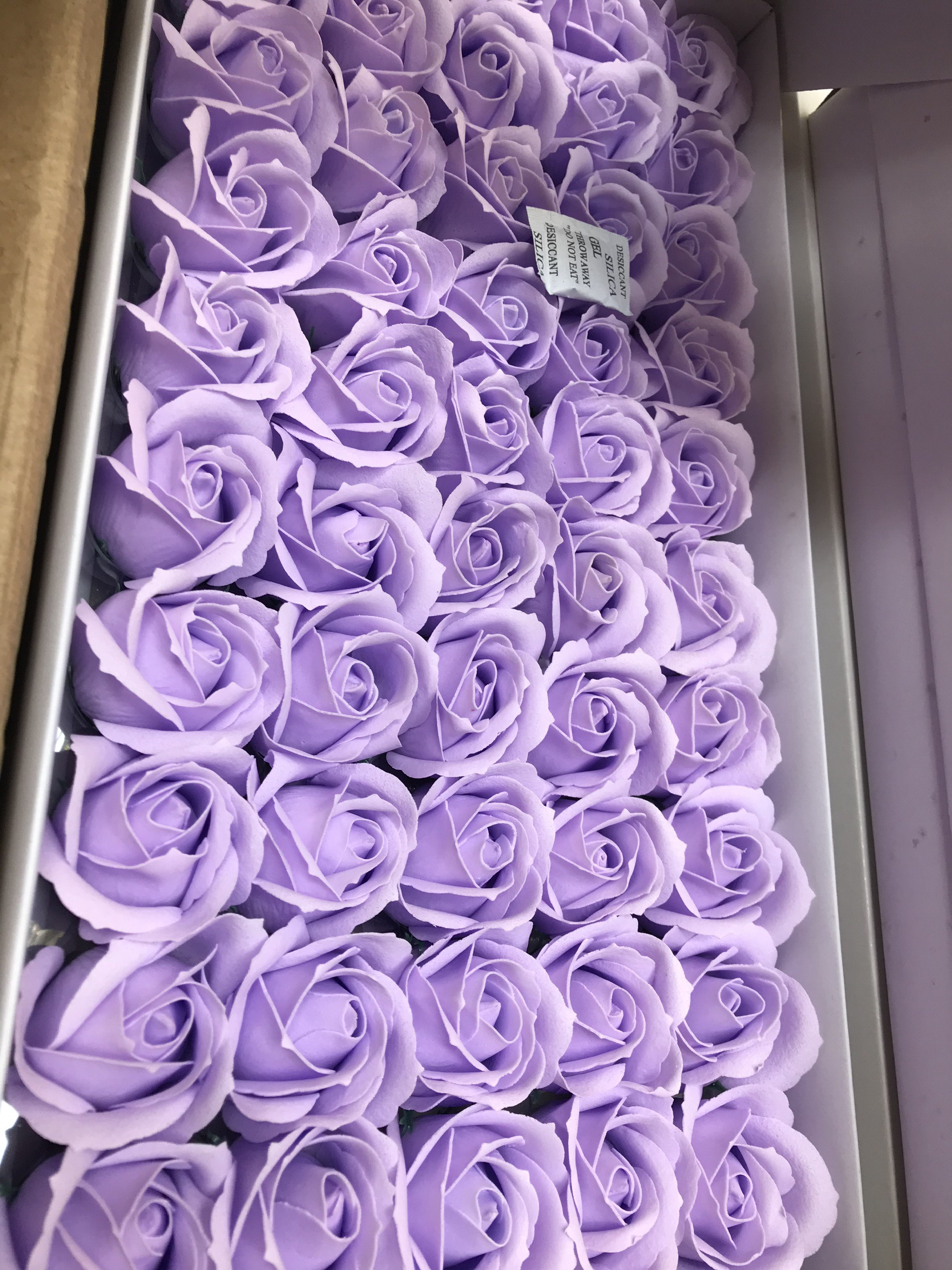 HỘP 50 ĐẦU BÔNG HOA SÁP 3 LỚP