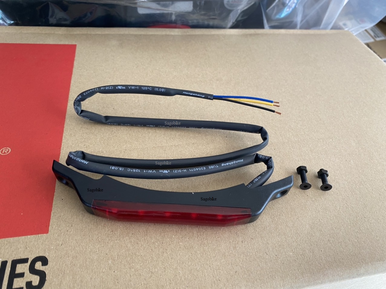 Đèn stop, đèn hậu gắn sau đế givi, đèn led xe máy, đèn hậu givi.