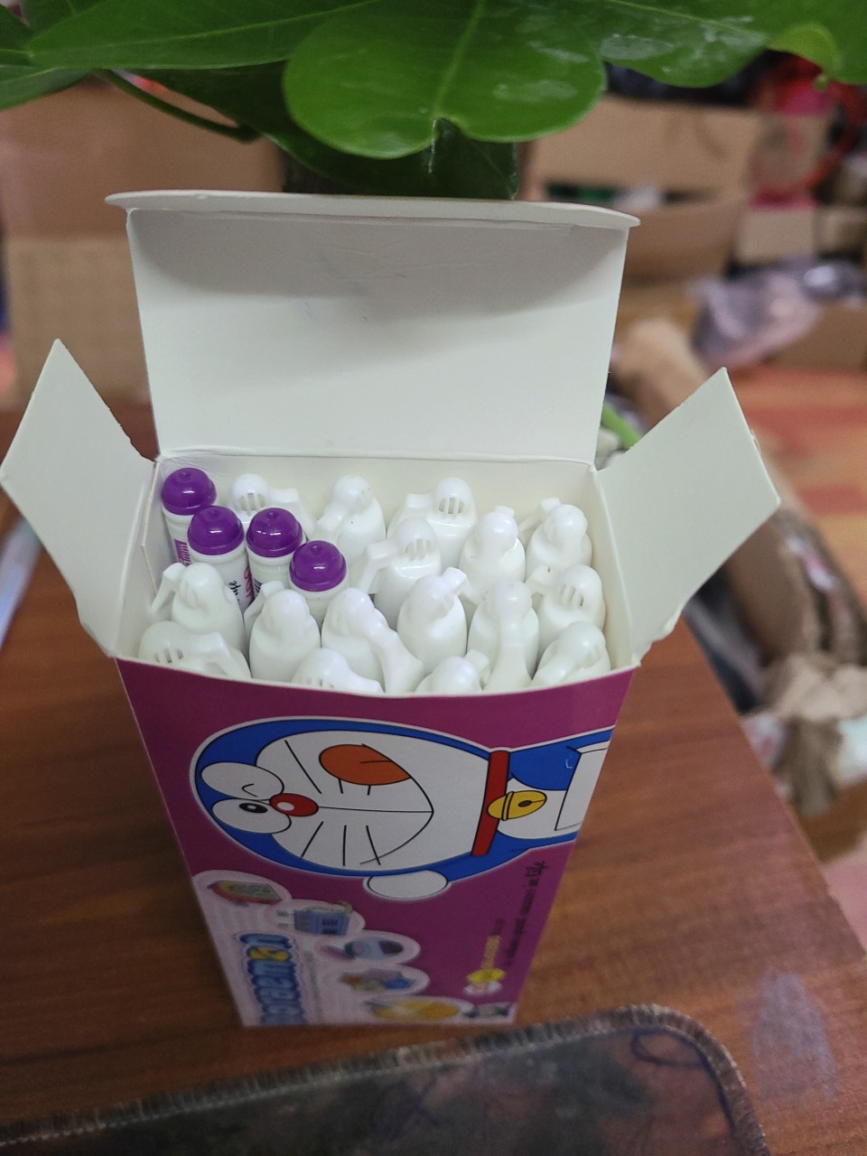 01 Hộp 20 Cây Bút Gel Doremon Mực Tím ( Ngòi 0,5mm ).