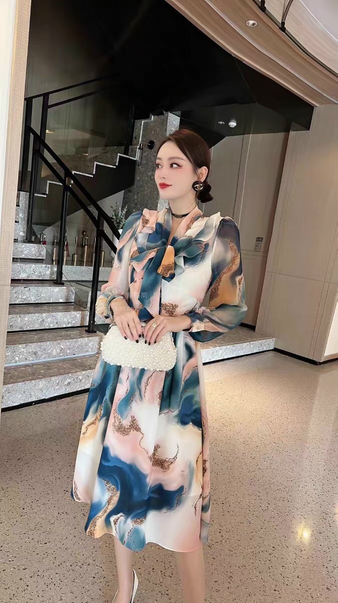2m vải lụa lạnh, hoạ tiết vệt loang màu - lụa Mango chính phẩm