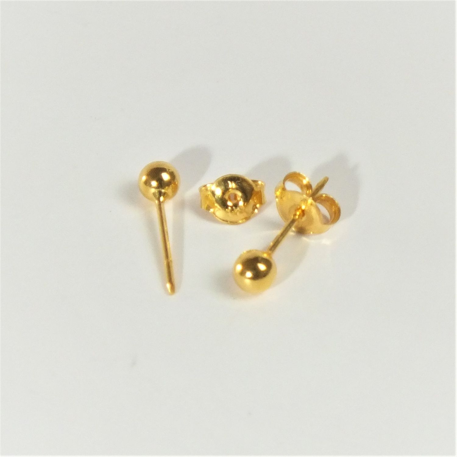 916 Gold Textured Round Ear Studs | Lee Heng Jewellers