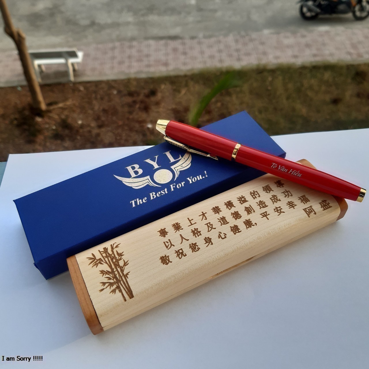 Bút ký khắc tên BYL-006/Bút vỏ đỏ