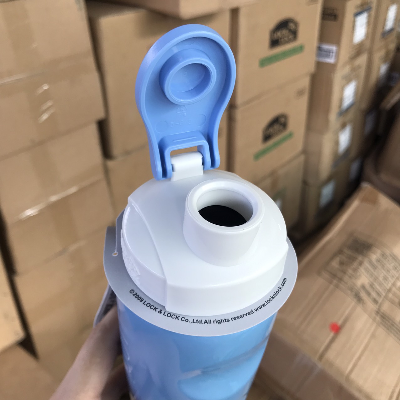 BÌNH NƯỚC THỂ THAO LOCK&LOCK XANH BIỂN