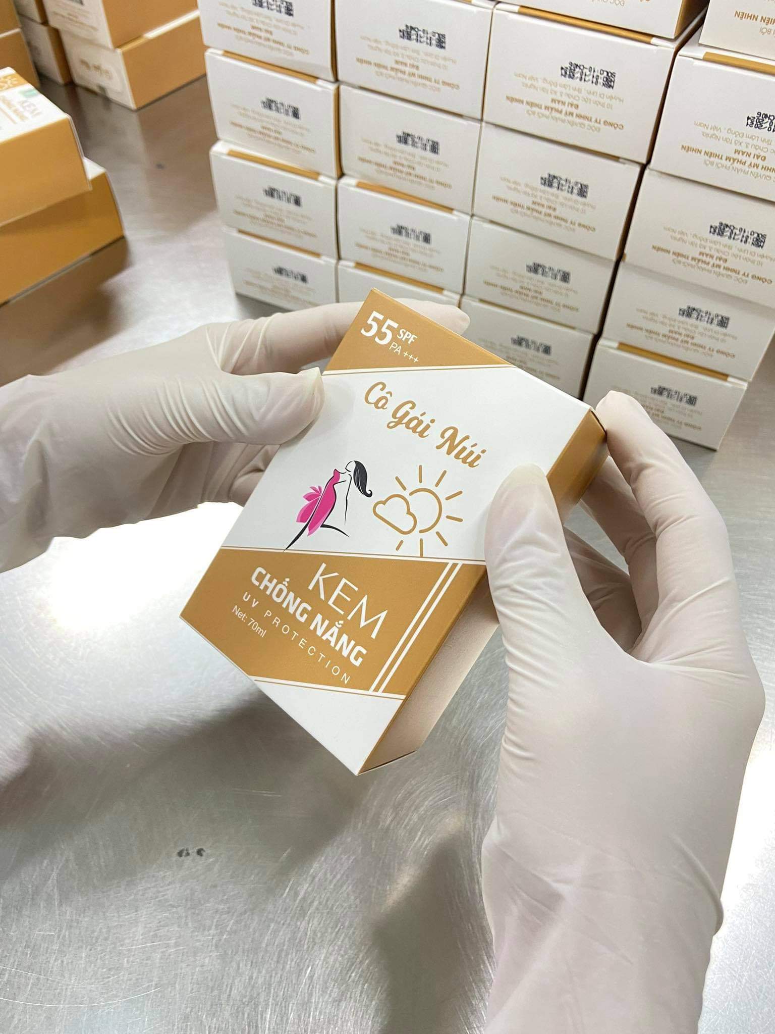 KEM CHỐNG NẮNG SPF 55 PA +++