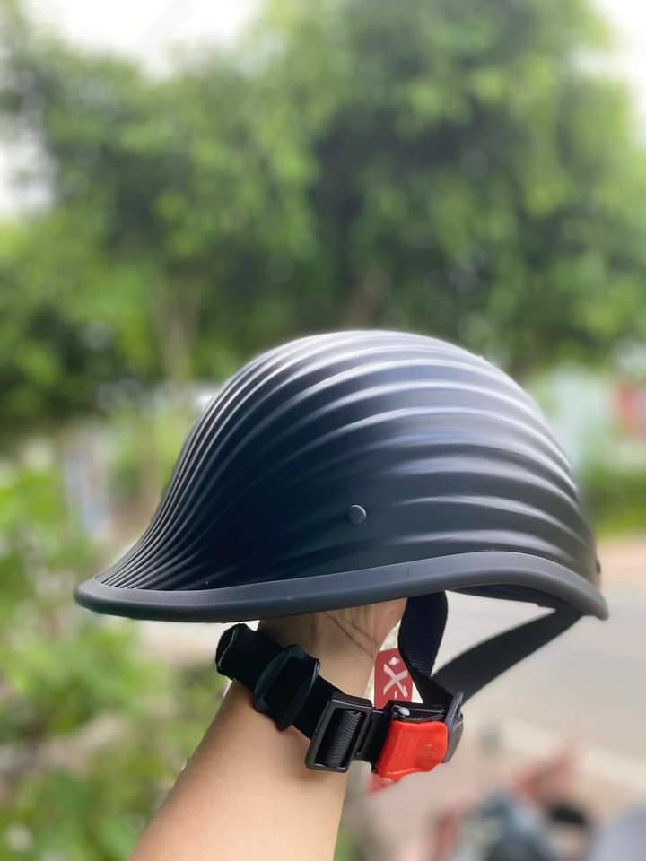 Nón bảo hiểm đua ngựa sọc