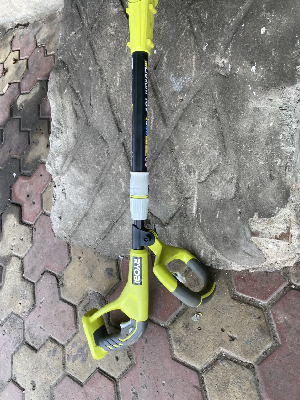 THÂN MÁY CẮT CỎ RYOBI 18V OLT1830