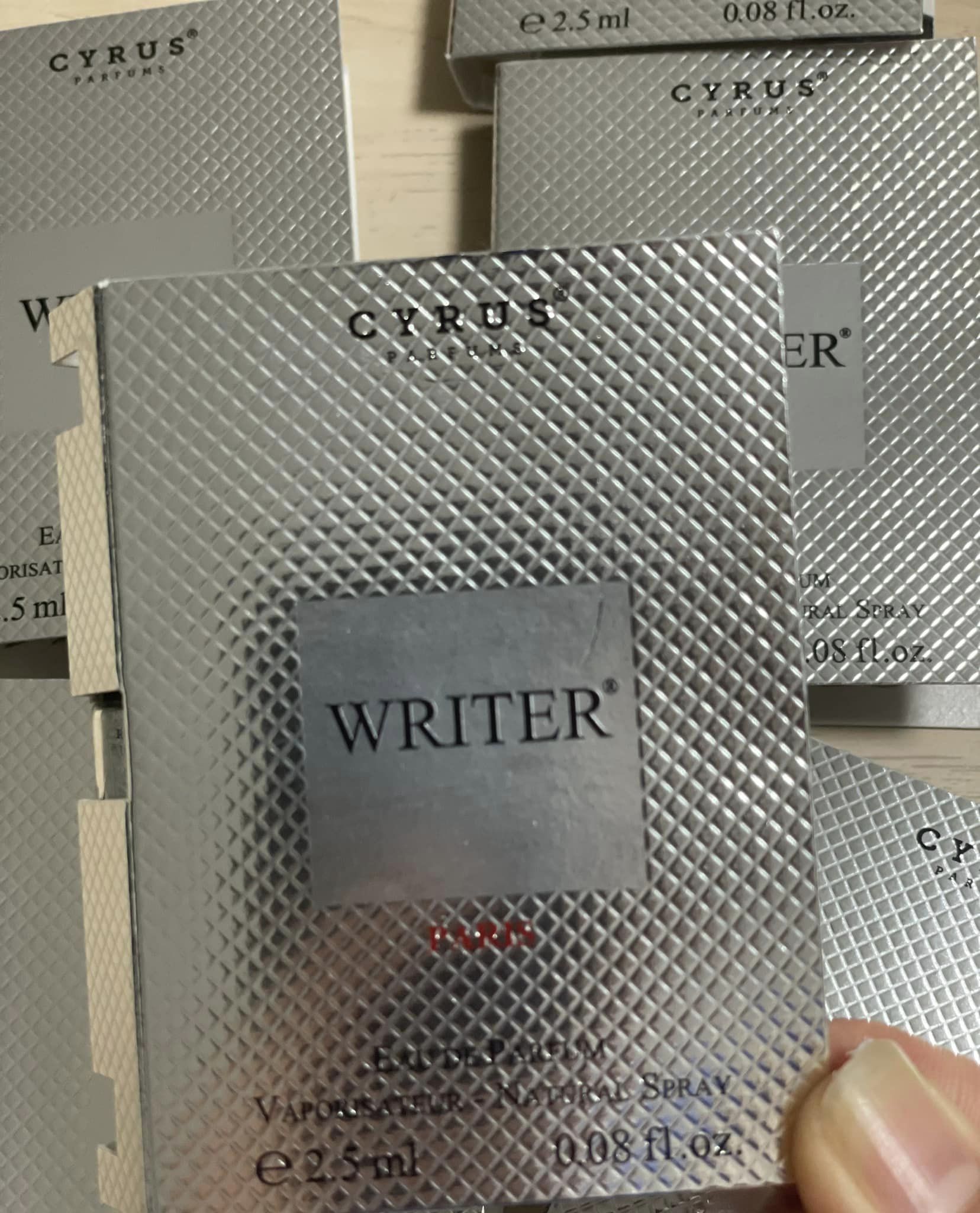 WRITER%20Paris%20Cyrus%20EDP%20Perfume%20Mini%20Pocket%20Size(2.5ml)%20-%20Image%202