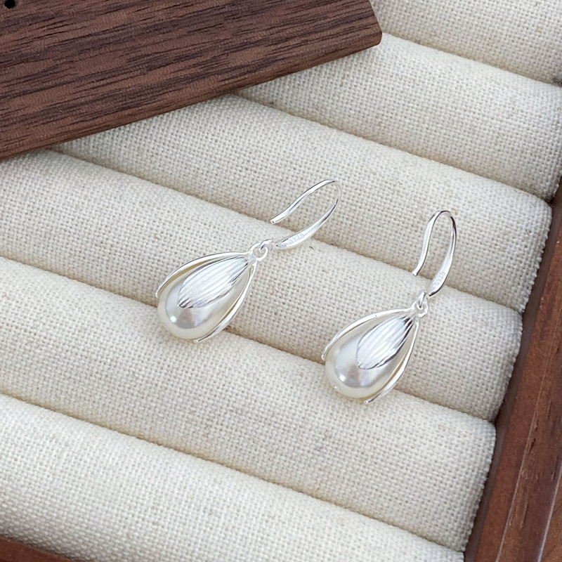 %E3%80%90Prices%20are%20Now%20don't%20beslow%E3%80%91Pearl%20Bud%20Ear%20Hook%20Earrings%20Women's%20Niche%20Design%20Sense%20Luxury%20Retro%20Style%20Earrings%202023%20New%20Fashion%20-%20Image%203