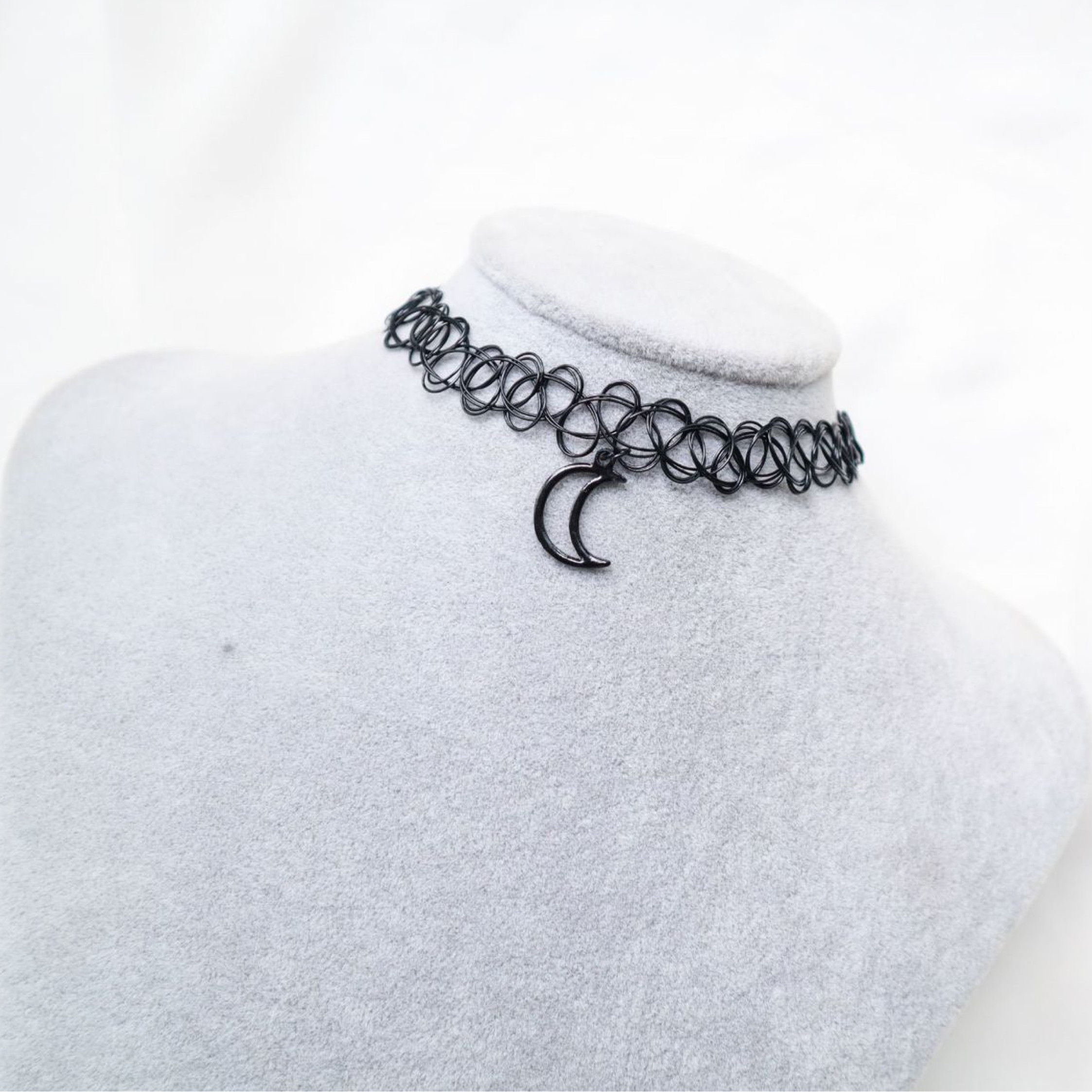 Choker black versatile elastic necklace women's collarbone clavicle chain star moon pearl pendant necklace