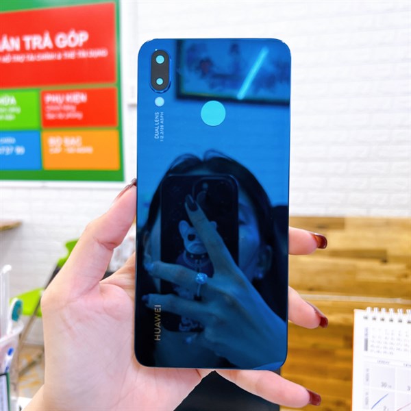 Nắp lưng / kính lưng Huawei Nova 3i zin , bảo hành đổi trả