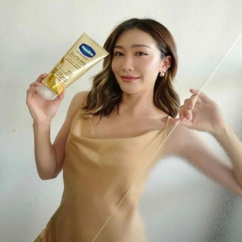 Dưỡng Thể Vaseline 10X thái Lan Healthy Bright Gluta-Hya 330ml
