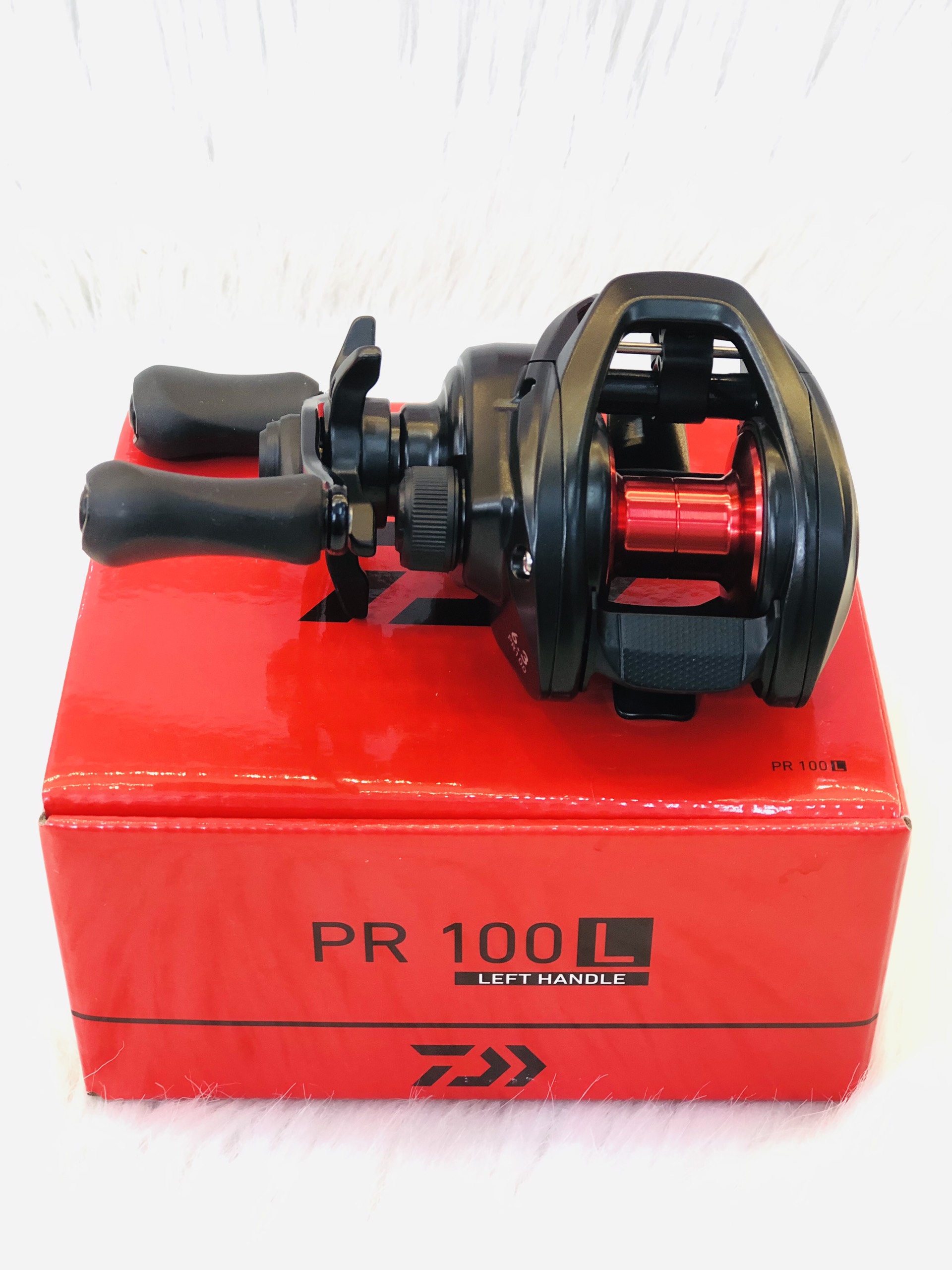 Máy Câu Ngang Daiwa PR 100L